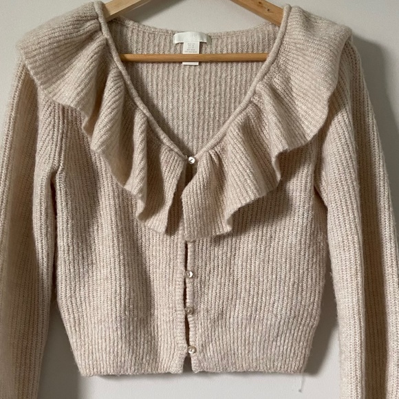 Flounce-collared Cardigan - Picture 5 of 5